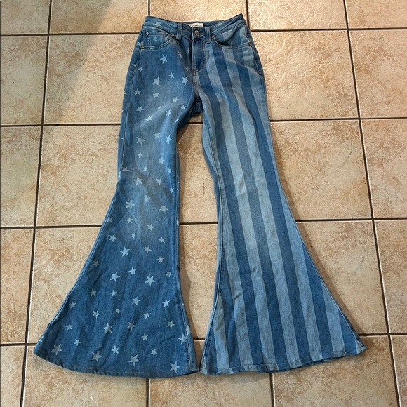 Shyanne Denim - SHYANNE WOMEN'S STARS & STRIPES PRINT HIGH RISE SUPER FLARE JEANS, Sz 26